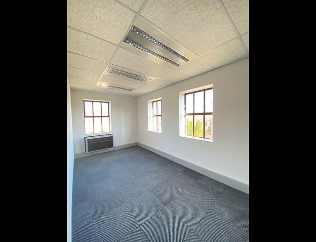 631M² OFFICE TO LET IN BRYANSTON